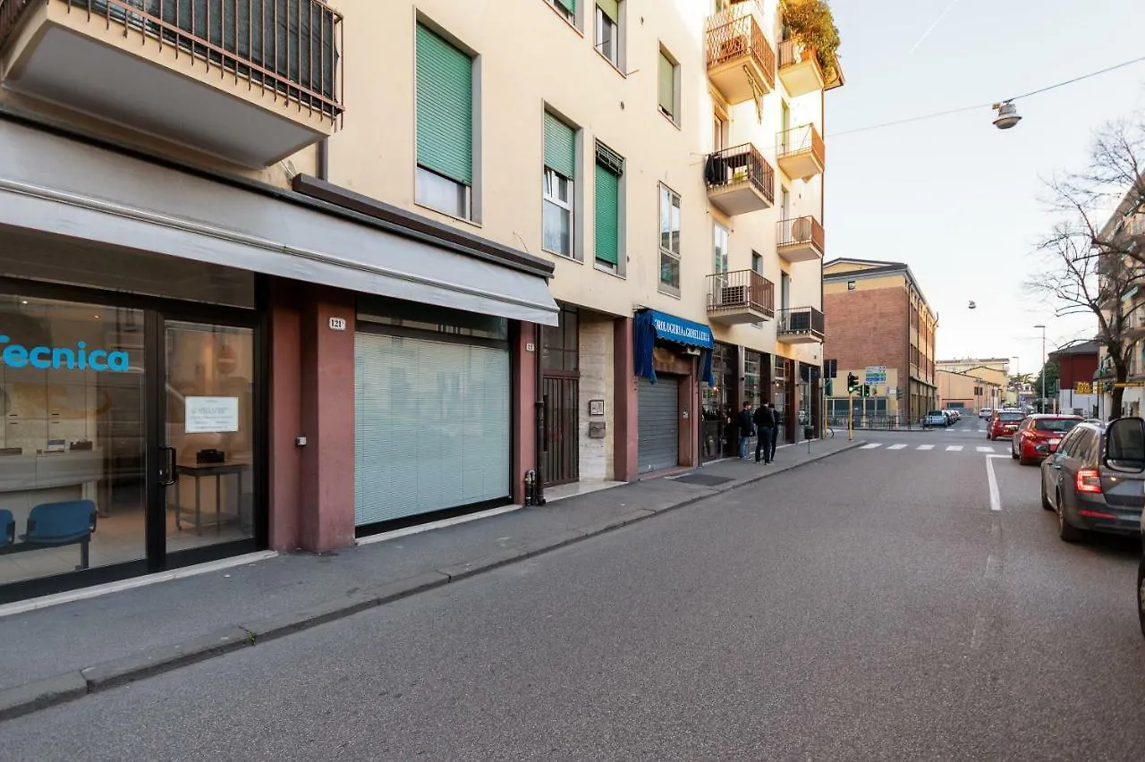 Verona Borgo Roma Apartment 0*,  Италия