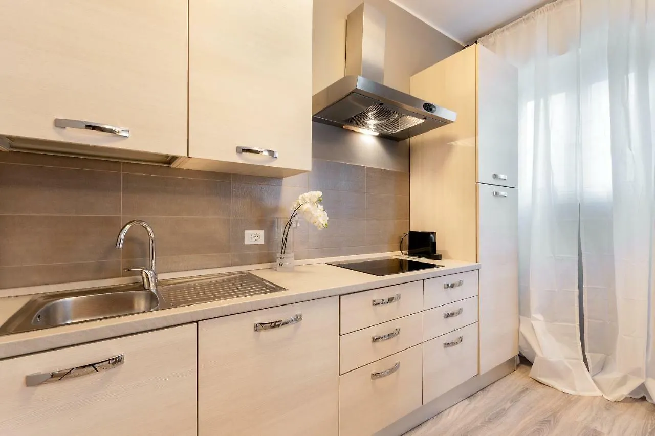 Verona Borgo Roma Apartment