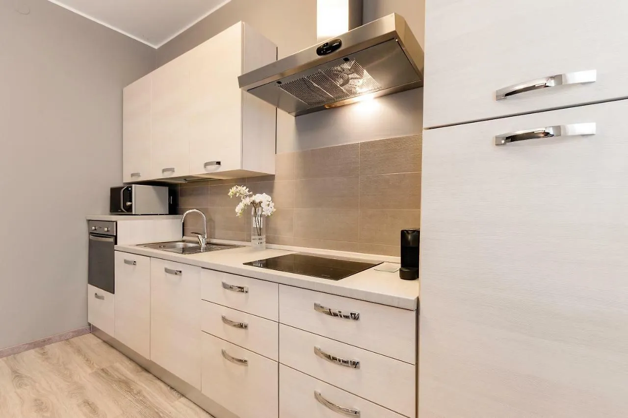 Verona Borgo Roma Apartment