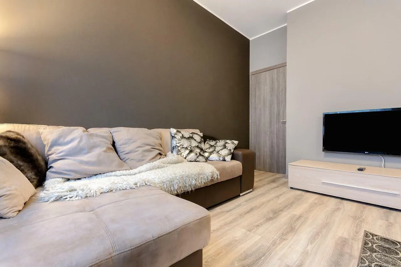 Verona Borgo Roma Apartment 0*,