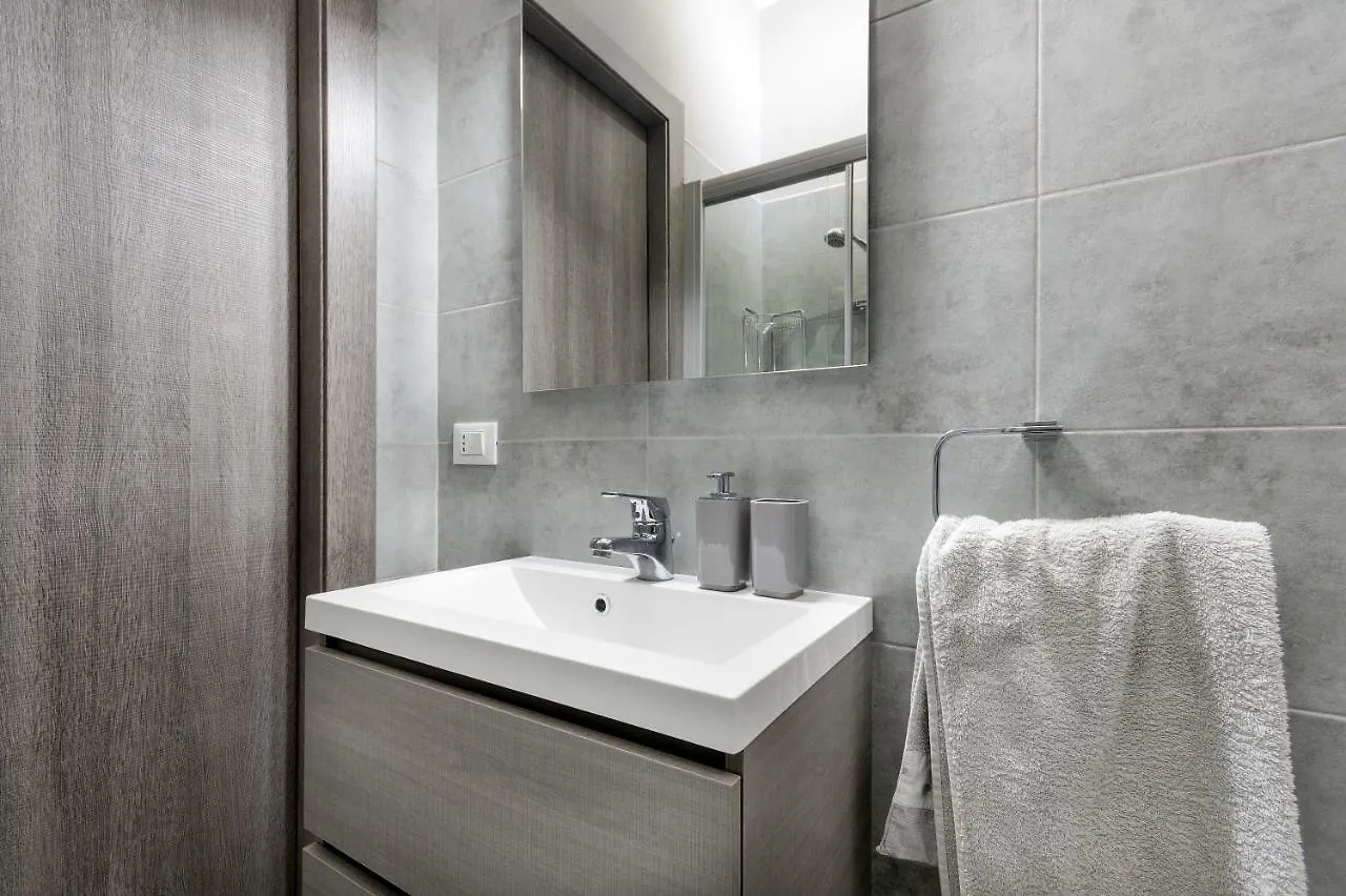 Verona Borgo Roma Apartment