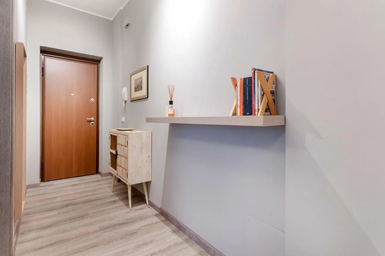 Verona Borgo Roma Apartment 0*,